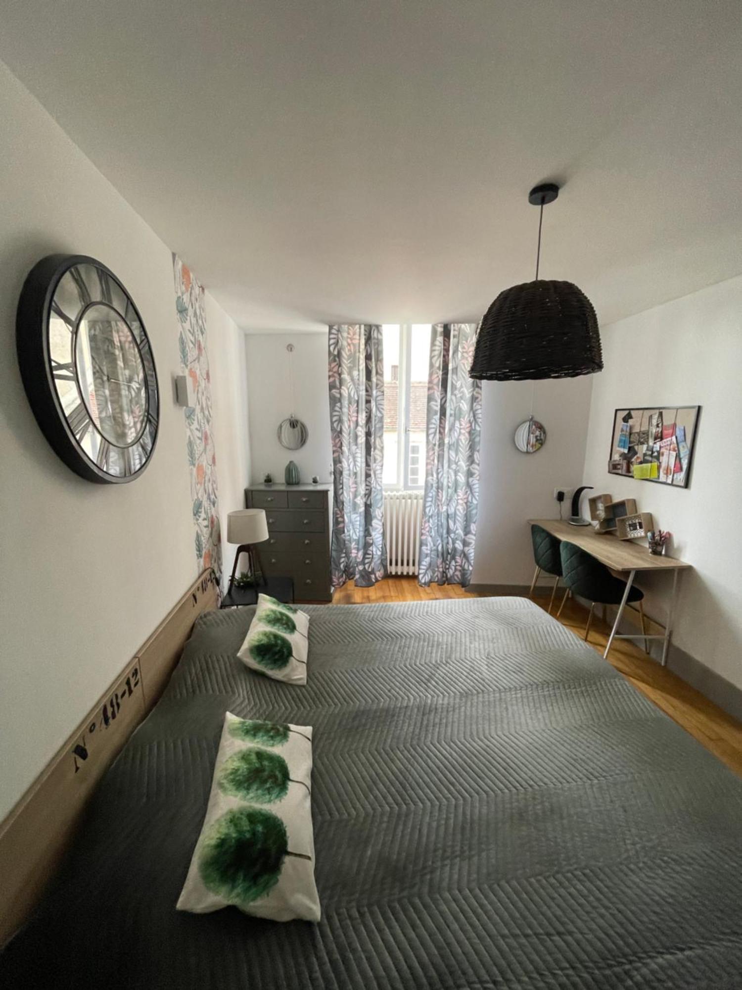 Appartement Moderne Centre Ville, 5 Personnes, 65 M2 Semur-en-Auxois Exterior photo