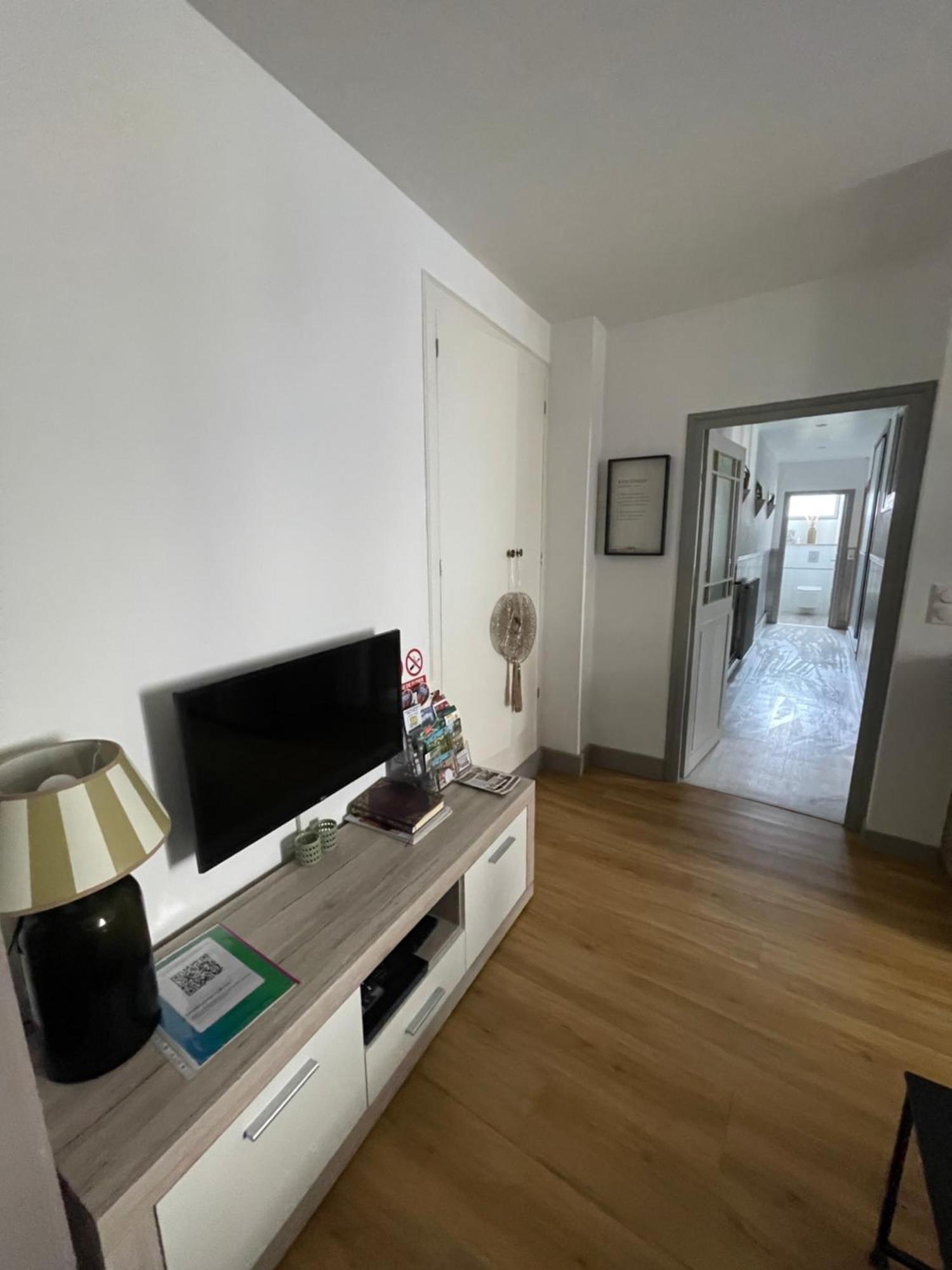 Appartement Moderne Centre Ville, 5 Personnes, 65 M2 Semur-en-Auxois Exterior photo