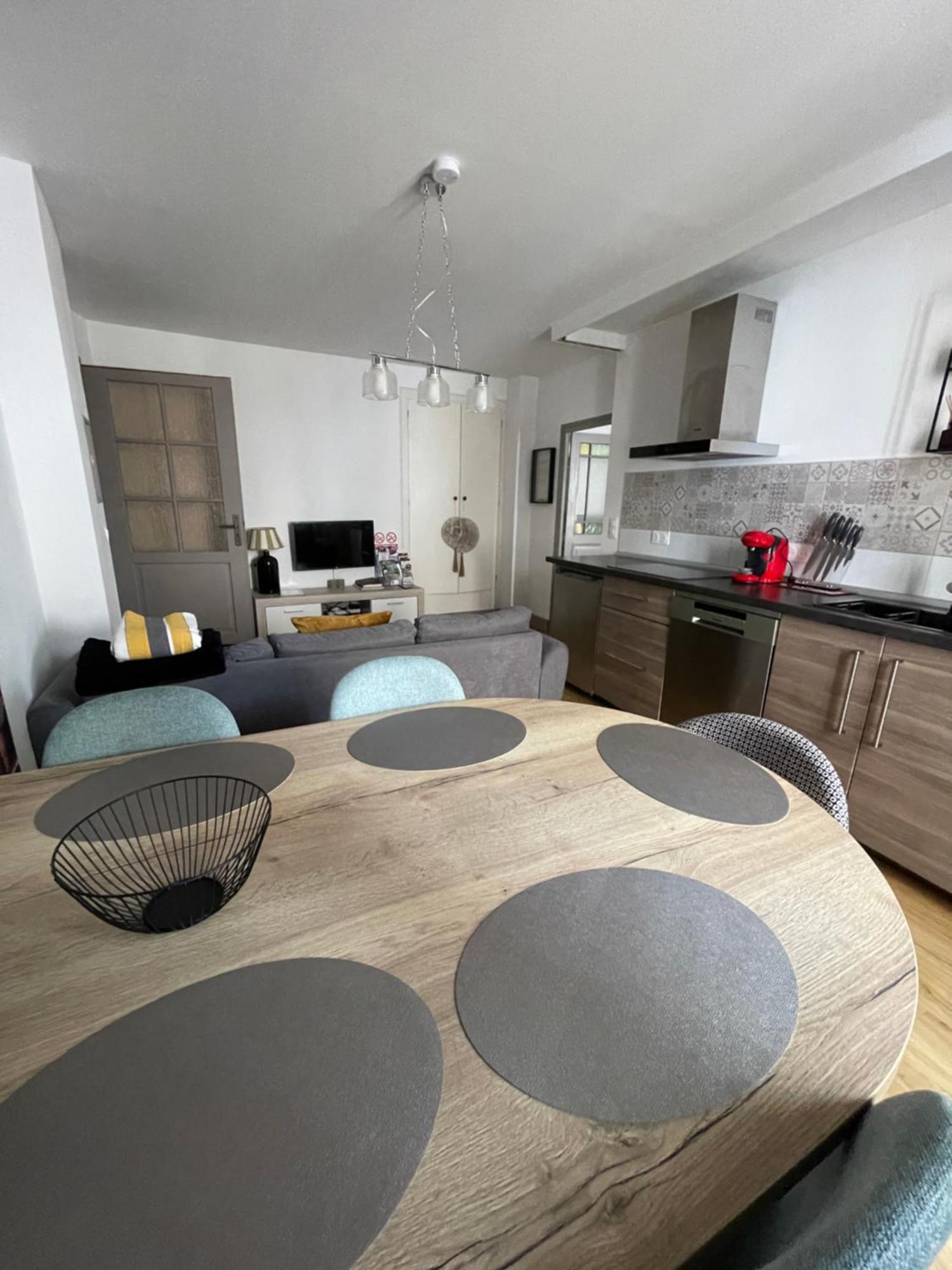 Appartement Moderne Centre Ville, 5 Personnes, 65 M2 Semur-en-Auxois Exterior photo